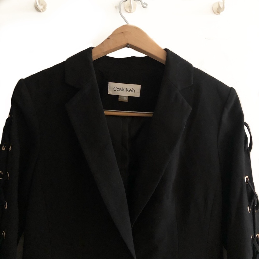 NWT Calvin Klein one button blazer with crisscross - Picture 2 of 7